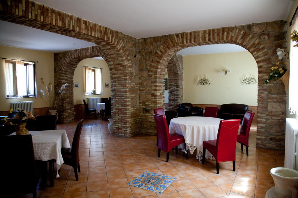 Masseria Rocca Di Gonato Кастельбуоно Екстер'єр фото